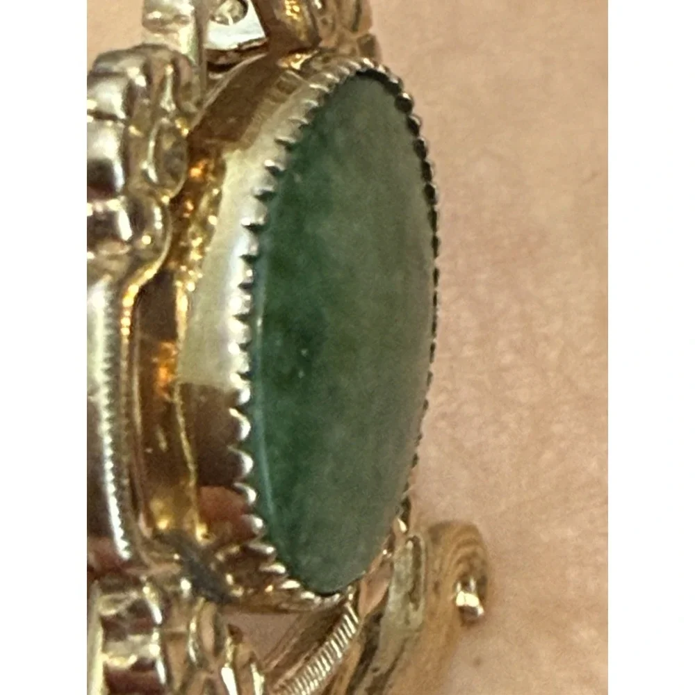 Vintage‎ 12KT Gold Filled Textured Leaf Floral Brooch Smooth Green Cabochon Gem
